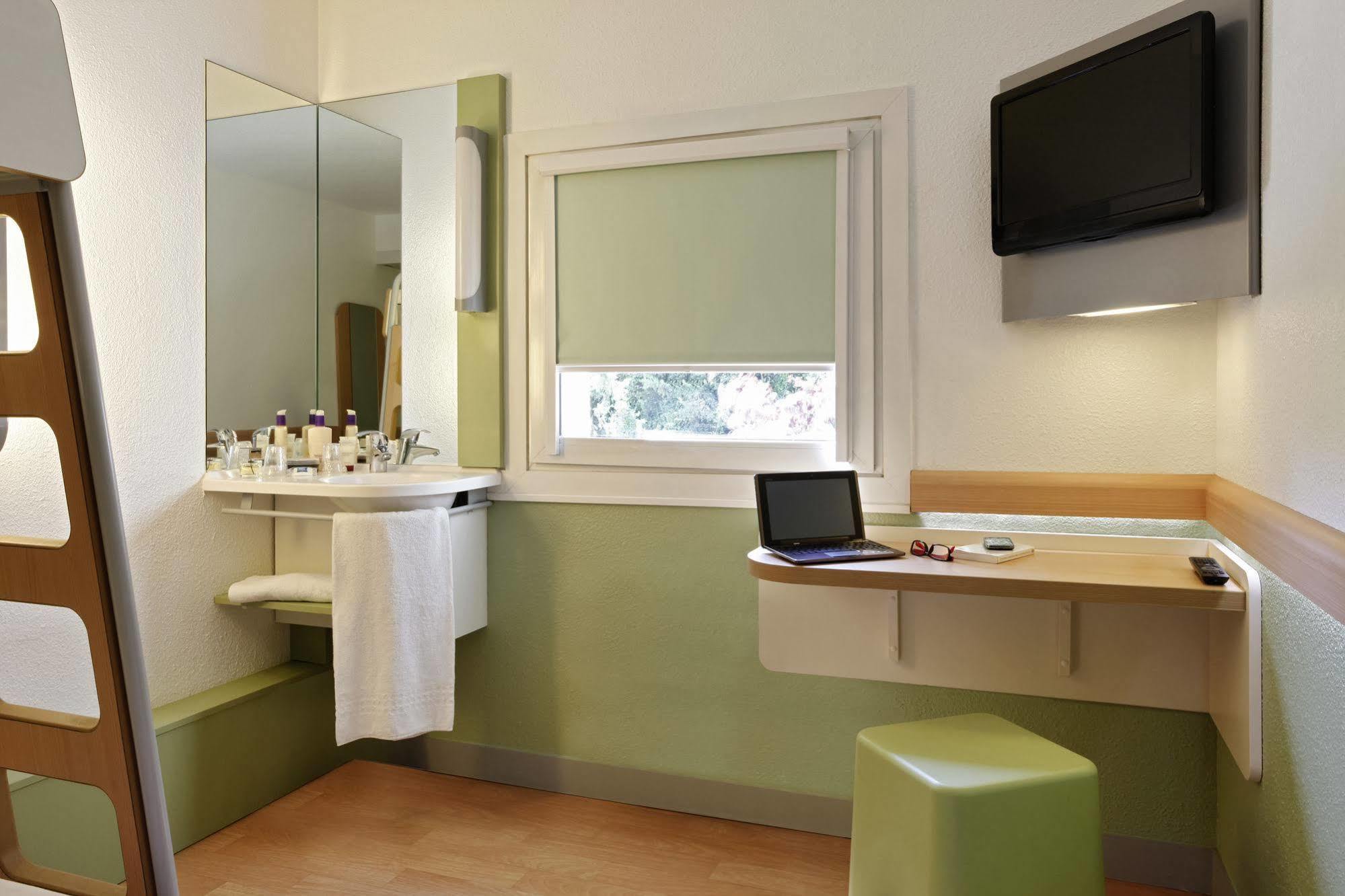 Ibis Budget Aix En Provence Est Le Canet Мейрей Екстер'єр фото